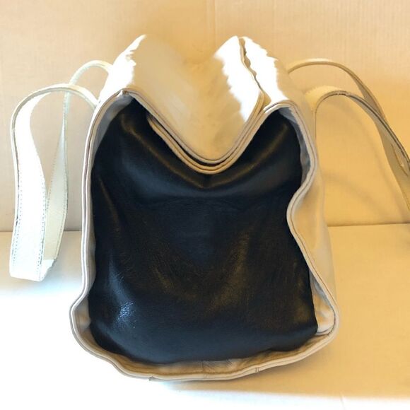 POUR LA VICTOIRE DE STIJL SQUARE DUFFLE - Picture 2 of 5